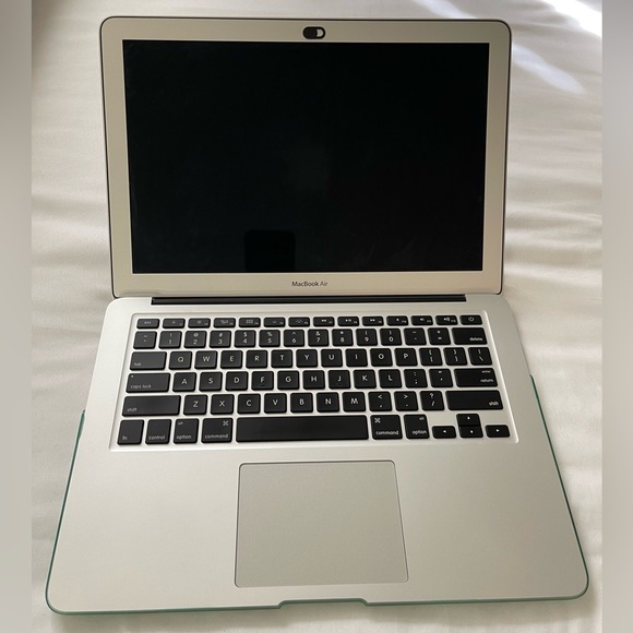 Apple MacBook Air Laptop 2017 13” - Picture 2 of 10